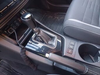 Prodám Toyota Auris combi 1,2 T, automat - 12