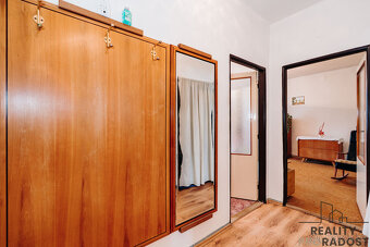 Prodej bytu 3+1 71m² se zahrádkou a dvougaráží – Nádražní - 12