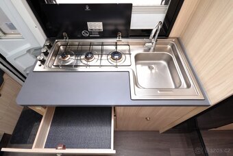Obytný automobil Glücksmobil (Adria – SunLiving) S70 SL - 12