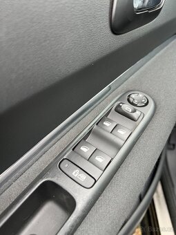 Peugeot 5008 1.6 HDI Automat - 12