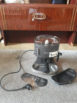 KÁVOVAR  ZN.  DELONGI  220  V.  (  1100  WATT  ) - 12