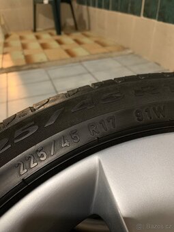 Alu kola Škoda R17 5X112 LETNÍ PNEU 225/45 R17 PIRELLI - 12