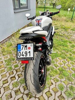 Triumph Speed triple 1050 - 12