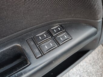 Ford Mondeo 2.0 TDCi 85kw, r.v. 2005, klima, tažné - 12