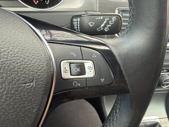 Volkswagen Golf 1,4 TSi Serviska, ParkPilot, ALU - 12