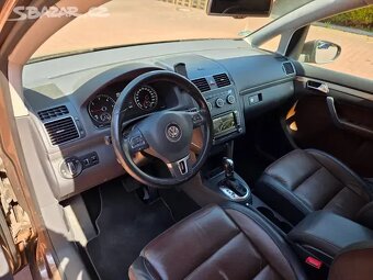 Touran 2.0TDI 130kW DSG,Highline,webasto,tažné,kamera,xenon - 12