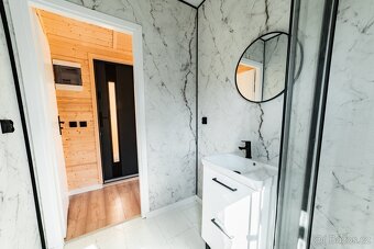 MOBILNÍ DŮM V ROZMĚRU 7x3,5 + 1m Terasa - Tiny House - 12