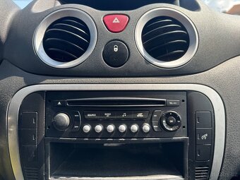 Citroën C2 1.1i 44 kW CZ - 12