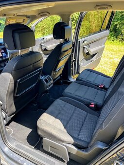 Volkswagen Touran 2.0 TDI - 12