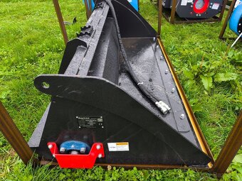 Hydra lopata s frézou na smykáč - 12