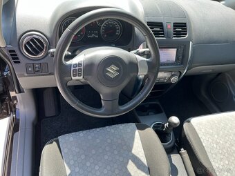 SUZUKI SX4 1,6i 88KW 1.MAJITEL 35000KM NAVIG.TAŽNÉ VYHŘ.SED. - 12