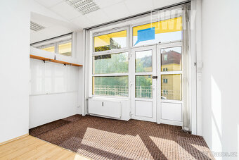 Obchodní či kancelářský prostor v Motole - 12