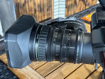 BLACKMAGIC DESIGN URSA BROADCAST G2 - 12