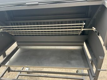 Pronájem grillu na prase, kýtu, krůtu, prasetoč... - 12