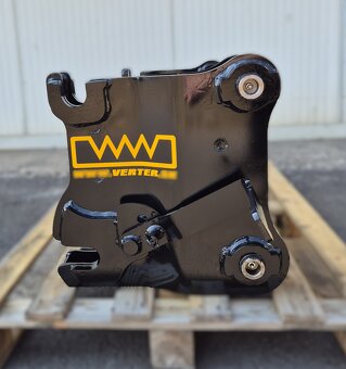 použivane vidly a rychloupinac pre traktorbager JCB - 12