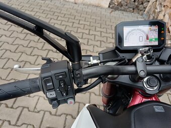 HONDA CB 750 HORNET ABS - 12