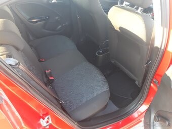 Opel corsa 1.4 . První  majitel - 12