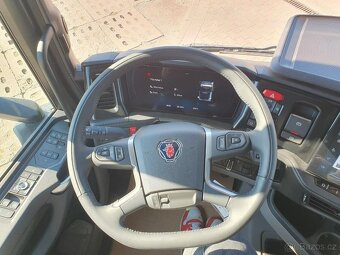 Scania R 320 4x2 včetně plachtové nástavby a hydr. čela - 12