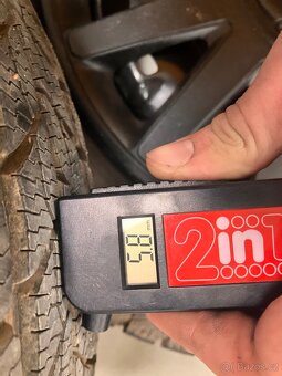 Prodám zimní kola+disky - 12