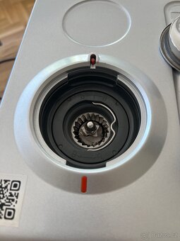 Spickovy pakovy kavovar s mlynkem Krups Precision+ XP804T10 - 12