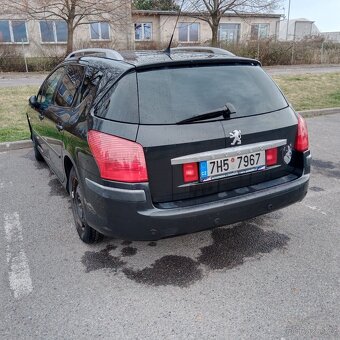 Peugeot 407 SW - 12