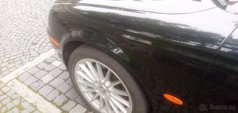 Jaguár SType 4,2 liter V8 - 12