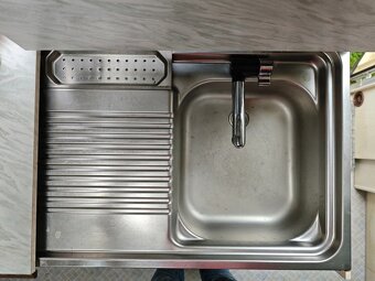 Cestovní karavan HOBBY 470 Classic pro 4 osoby - 12