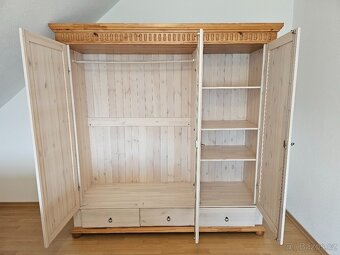 ..Zamluveno..Ložnice Celodřevená postel s úložným prostorem - 12