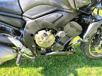Yamaha FZ1 Fazer - 12