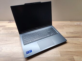 16" 144HZ_MSI VENTURE 16 AI_ULTRA 7 255H_32GB_INTEL ARC 140 - 12