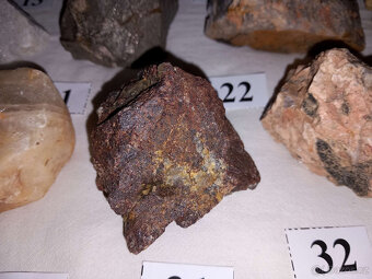 S94 Sbírka 37 ks minerálů - 12