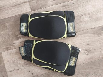 florbalova brankářská vybava.. - 12