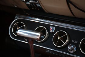 Ford Mustang Hardtop - 12