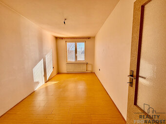 Prodej řadového rodinného domu 6+2 282 m2, pozemek 395m2 obe - 12