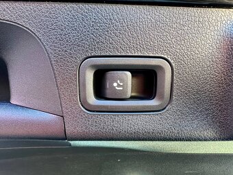 Mercedes-Benz CLA 180d SHOOTING BREAK / 2020 - 12