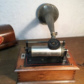 gramofon s troubo na kliku - fonograf 1900 - 12