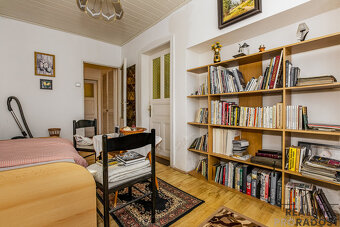 Rodinný dům 5+1 v Úvalech s garáží a nájemníkem - 12