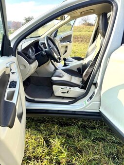 Volvo XC60 D5 2.4 151 kW – 4x4, najeto jen 90 000 km - 12
