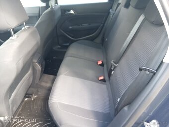 Peugeot 308 2015 1.2 81 kW Benzín Top auto - 12