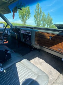 Cadillac Brougham - 12