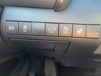 Toyota Camry 2.5 Hybrid - 12
