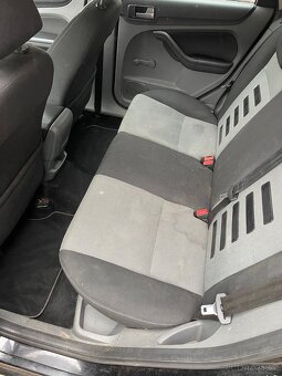 Ford Focus 1.8 - 12