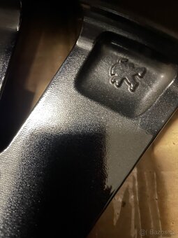 Original zimni alu Peugeot 308 III 225/45/17 95% - 12