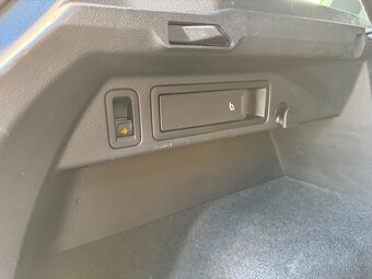 VW Tiguan 2.0 BiTDI 176kW DSG 4Motion R-Line Tažné Webasto - 12