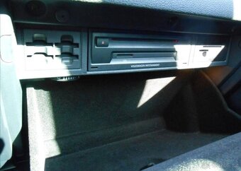 Volkswagen Golf 2,0 110 kW LOUNGE LED Serviska nafta - 12