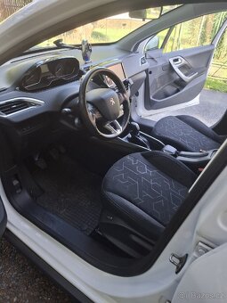 Peugeot 2008 1.2,r.2017,75tkm, 1.majitel, tažné,benzin - 12