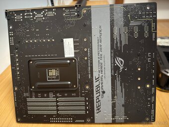 Základní deska ASUS ROG STRIX B550-F GAMING / PRODÁNO - 12