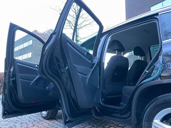 Volkswagen Tiguan 2.0TDI 4x4 MANUÁL LED TAŽNÉ Bi XENONY SENZ - 12