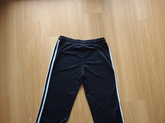 Sportovní souprava zn. Adidas v. 152 - SUPER STAV - 12