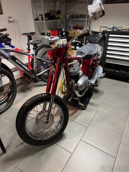 Jawa 250/559 panelka po renovaci - 12